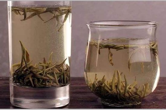 西湖龍井茶毫和發(fā)霉區(qū)別圖片，長(zhǎng)霉的龍井茶葉會(huì)是什么樣？