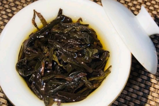 長(zhǎng)期喝巖茶會(huì)上火嗎？巖茶這樣喝了容易上火！