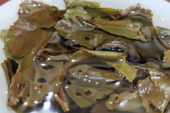 白茶三年為藥七年為寶的原理，為什么說(shuō)一年茶三年藥七年寶？