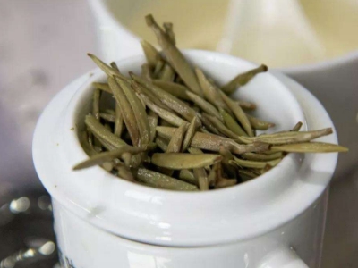 白茶煮好還是泡好喝，老白茶是泡還是煮？