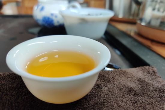 蜜蘭香好還是鴨屎香好，鳳凰單叢茶蜜蘭香和鴨屎香特點有哪些？